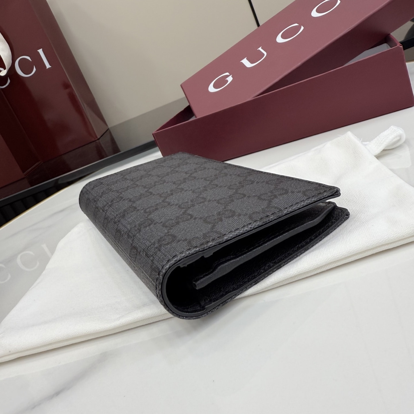 �������� GU��I Essence Classic (����, ��� 4)