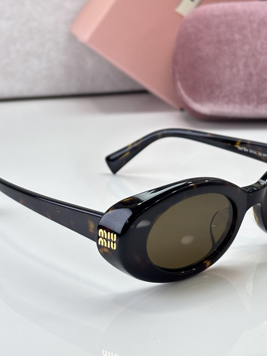 ���� �������������� MIU MIU Eyewear (����, ��� 2)