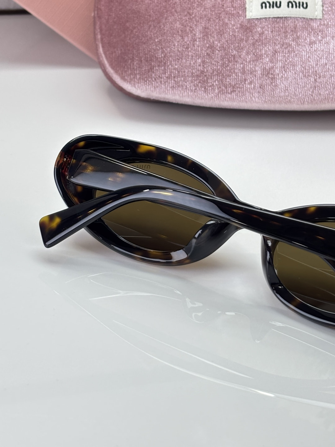 ���� �������������� MIU MIU Eyewear (����, ��� 7)
