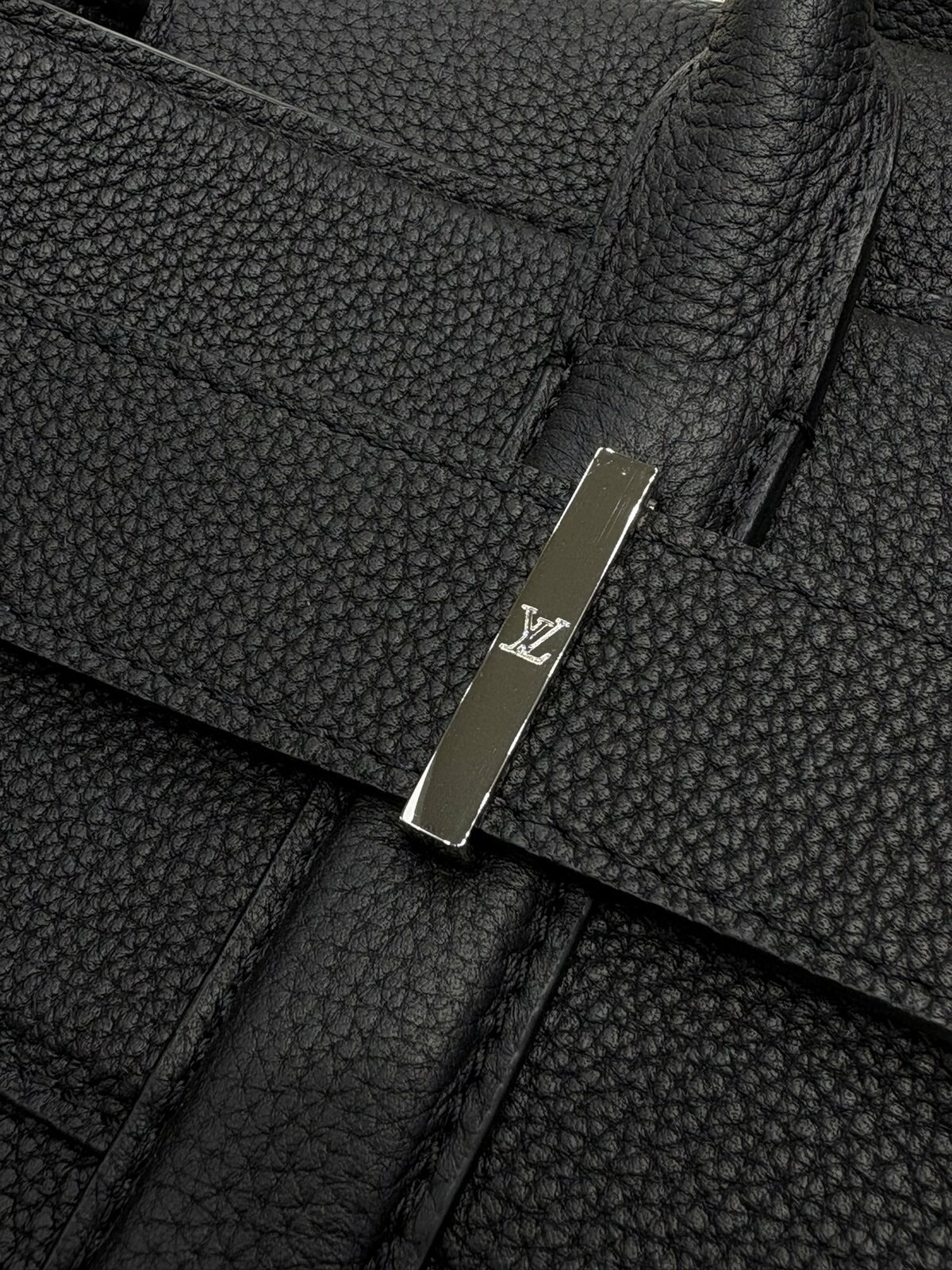 �����  L�UIS VUI���N Georges Tote (����, ��� 5)