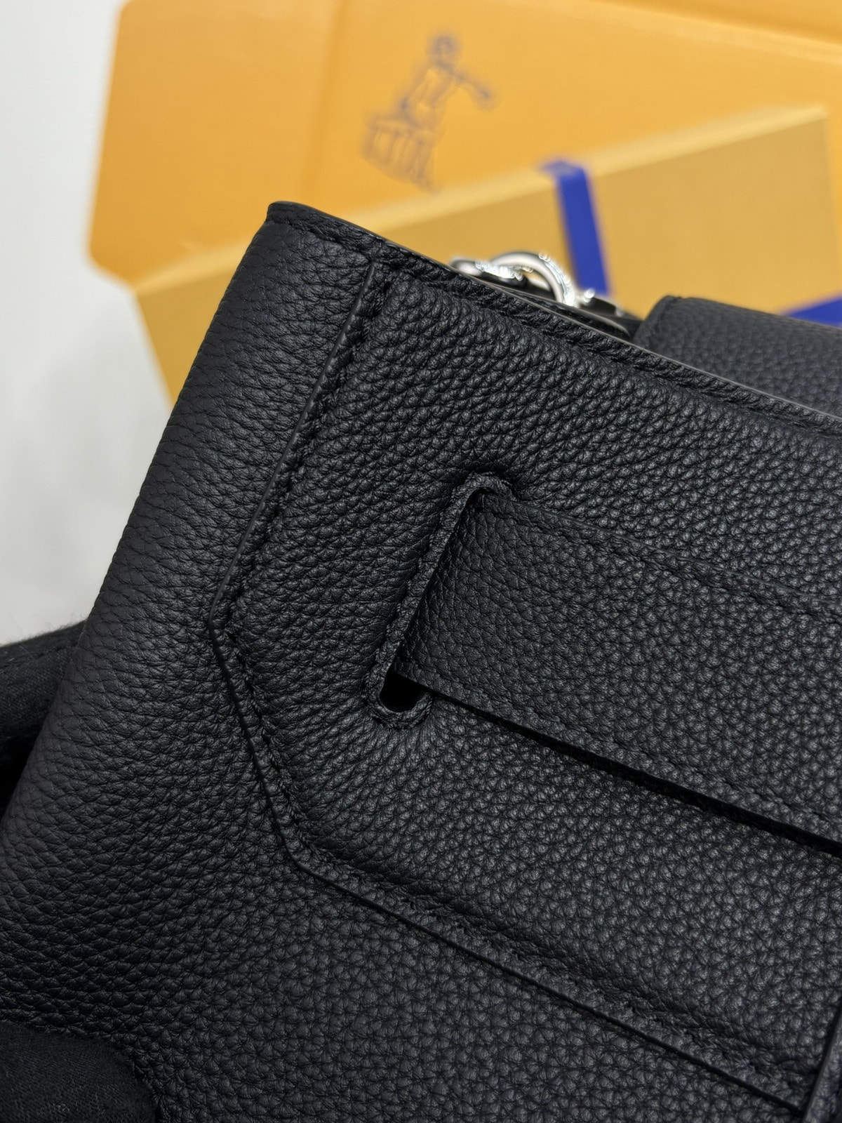 �����  L�UIS VUI���N Georges Tote (����, ��� 6)