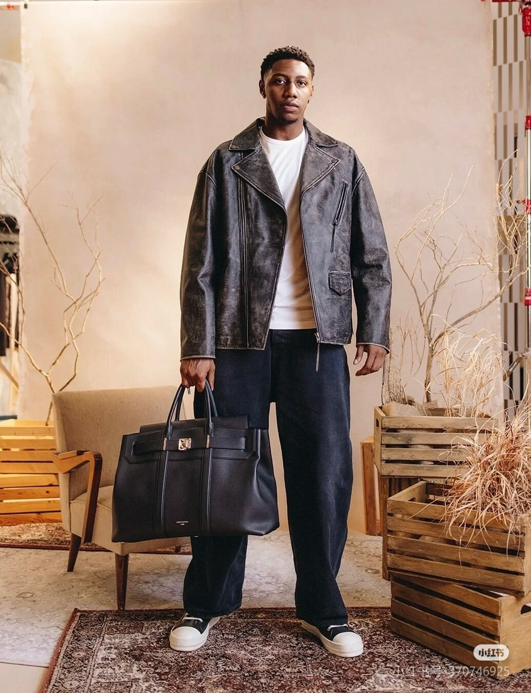 �����  L�UIS VUI���N Georges Tote (����, ��� 8)