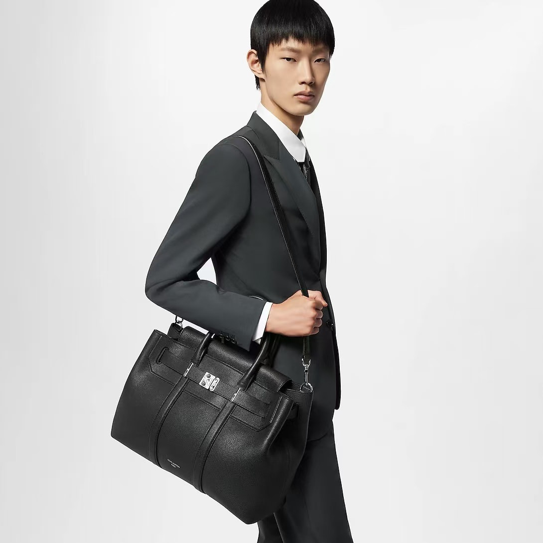 �����  L�UIS VUI���N Georges Tote (����, ��� 11)