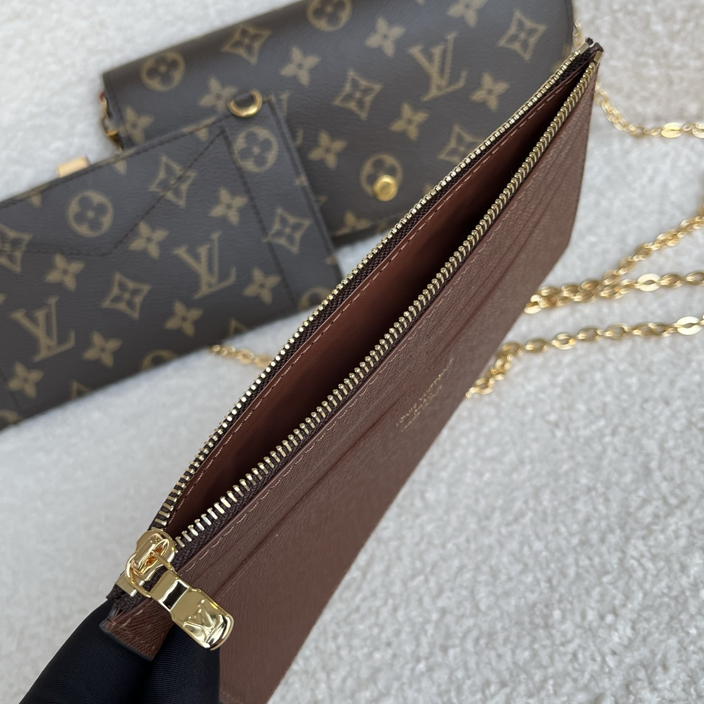 Сумка LОUIS VUIТТОN Wallet on chain Trotter (вид 11) Сумка LОUIS VUIТТОN Wallet on chain Trotter (фото, вид 11)