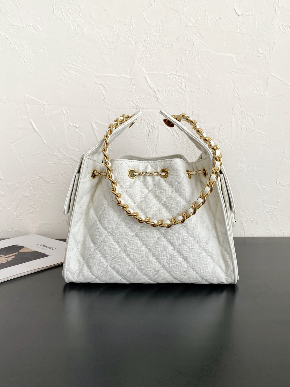 Сумка женская из натуральной кожи белая СНАNЕL 25 Hobo bag (вид 1) Сумка женская из натуральной кожи белая СНАNЕL 25 Hobo bag (фото, вид 1)