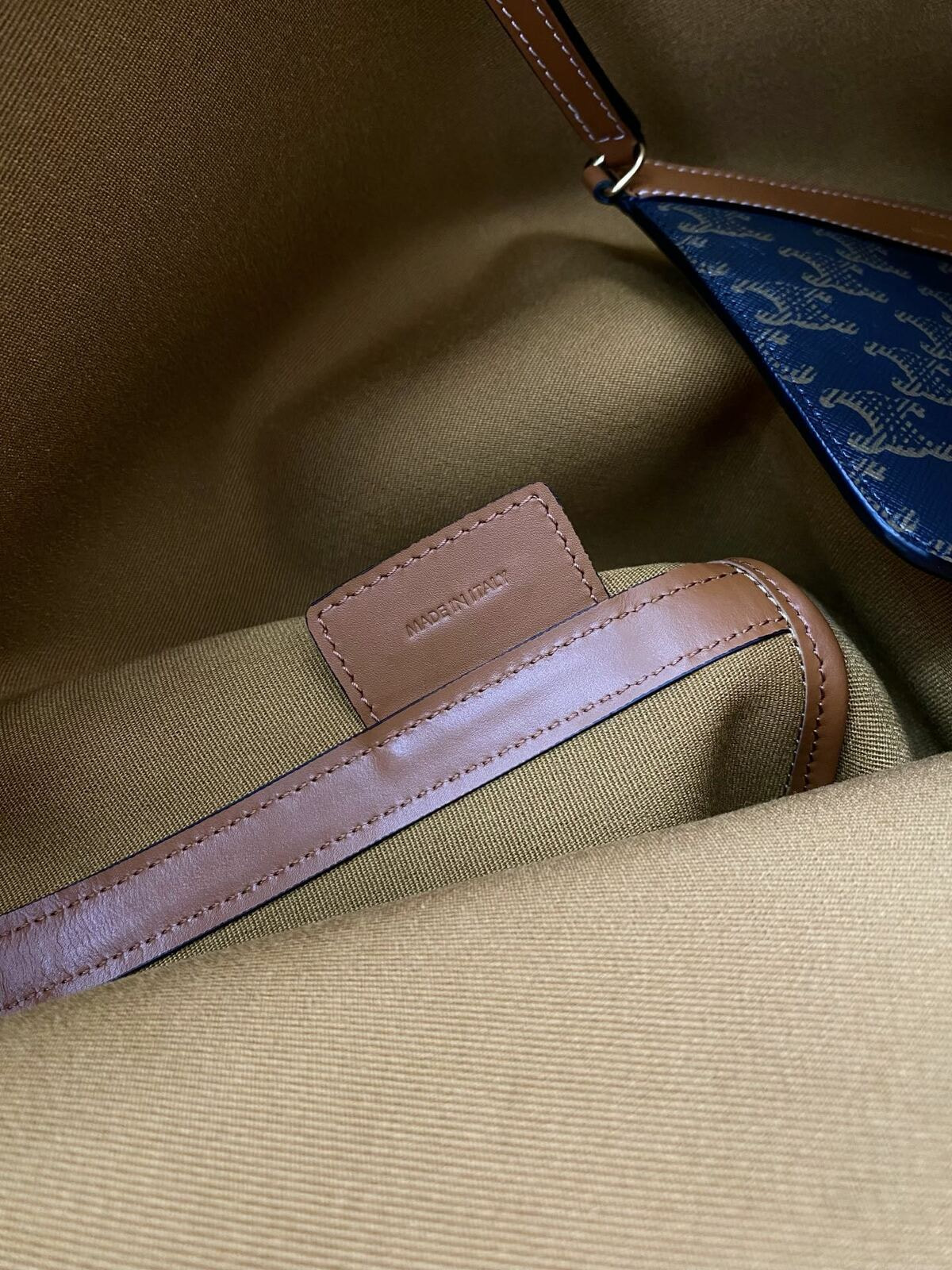 Сумка женская из натуральной кожи СЕLINЕ Soft Shopper (вид 6) Сумка женская из натуральной кожи СЕLINЕ Soft Shopper (фото, вид 6)