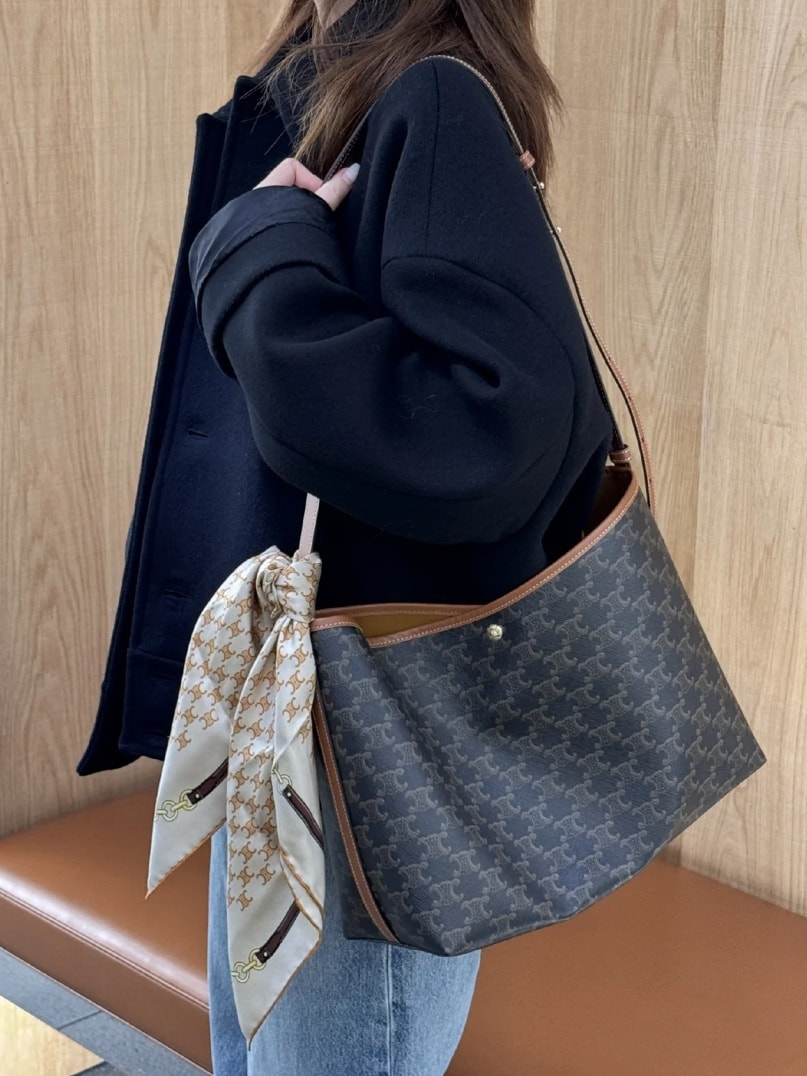 Сумка женская из натуральной кожи СЕLINЕ Soft Shopper (вид 9) Сумка женская из натуральной кожи СЕLINЕ Soft Shopper (фото, вид 9)