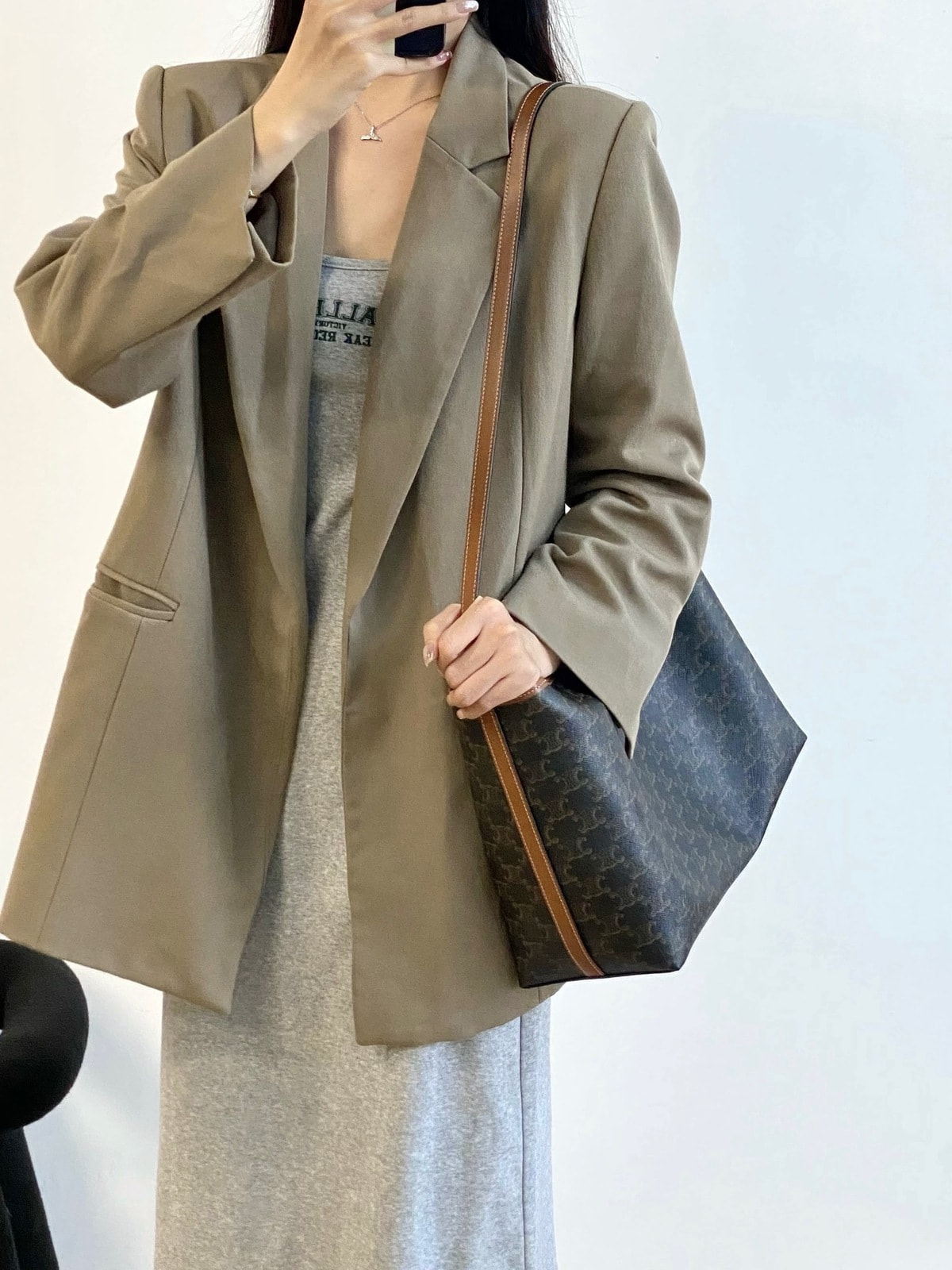 Сумка женская из натуральной кожи СЕLINЕ Soft Shopper (вид 10) Сумка женская из натуральной кожи СЕLINЕ Soft Shopper (фото, вид 10)