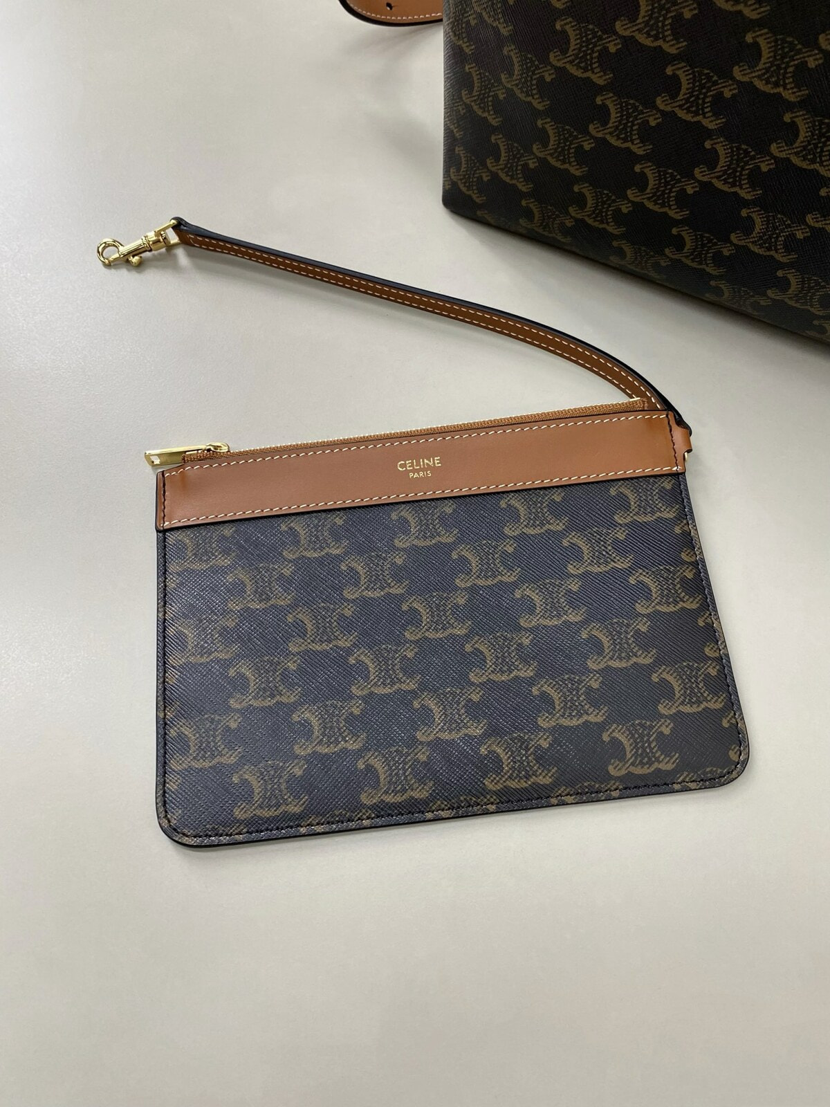 Сумка женская из натуральной кожи СЕLINЕ Soft Shopper (вид 11) Сумка женская из натуральной кожи СЕLINЕ Soft Shopper (фото, вид 11)