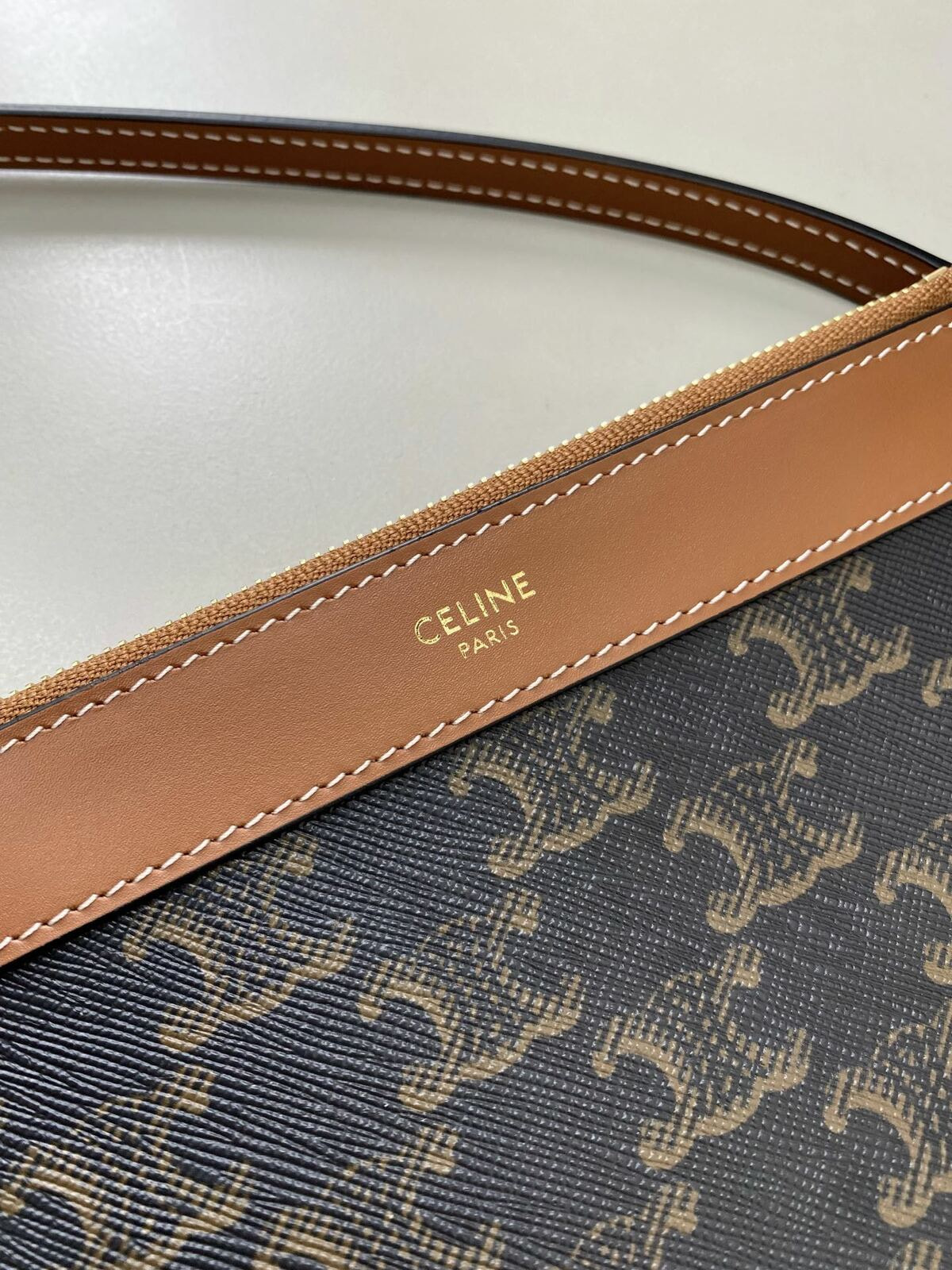 Сумка женская из натуральной кожи СЕLINЕ Soft Shopper (вид 13) Сумка женская из натуральной кожи СЕLINЕ Soft Shopper (фото, вид 13)