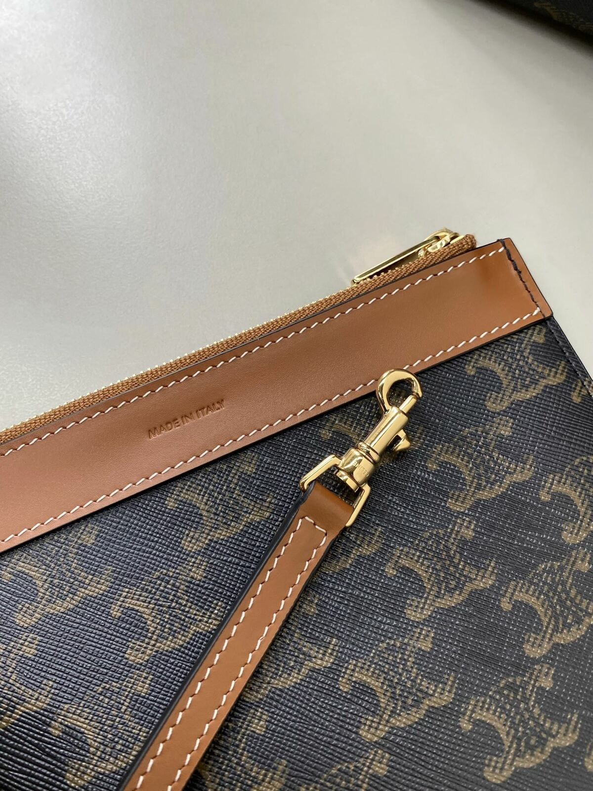 Сумка женская из натуральной кожи СЕLINЕ Soft Shopper (вид 14) Сумка женская из натуральной кожи СЕLINЕ Soft Shopper (фото, вид 14)