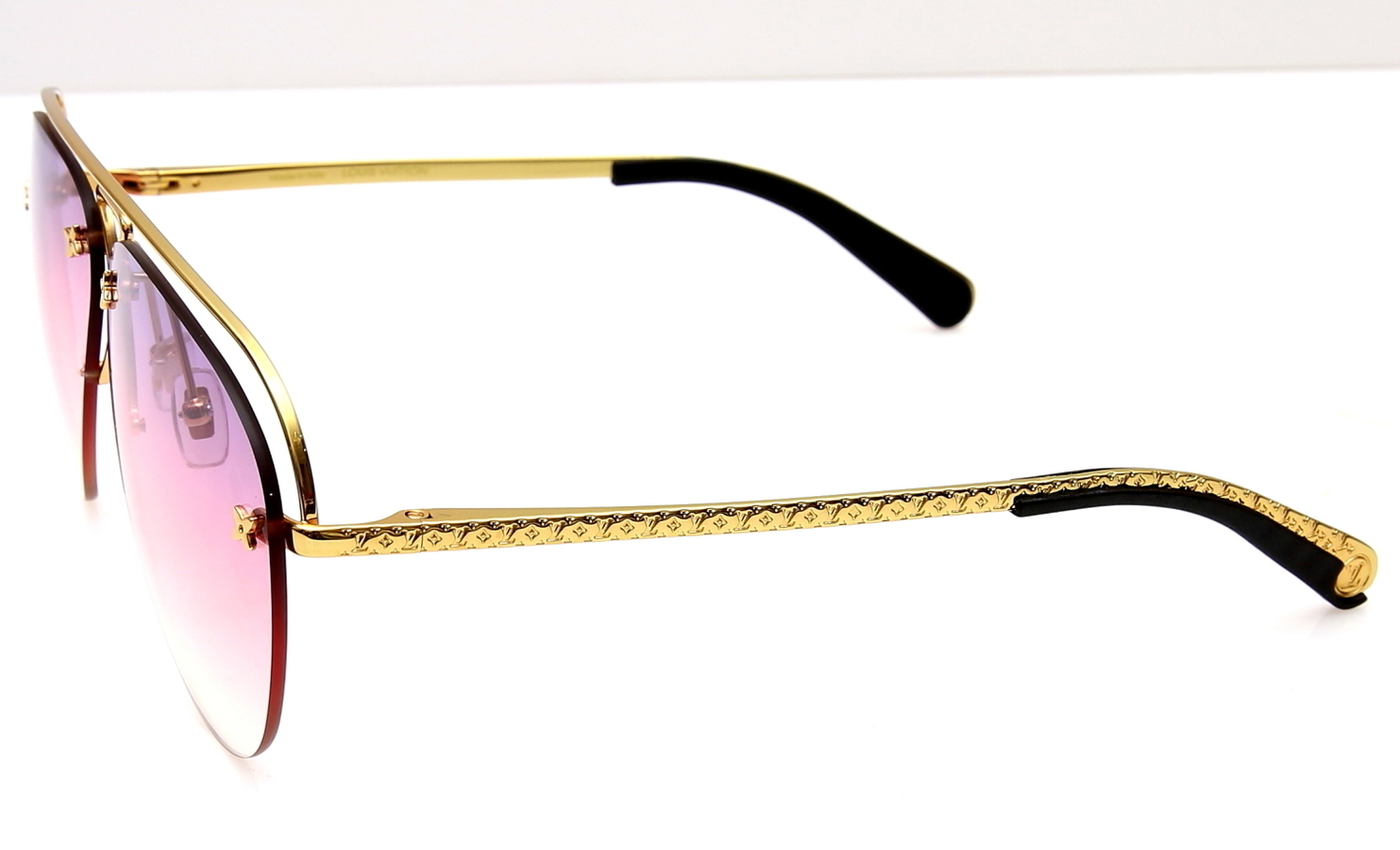 ���� �������������� ������� ����� L�UIS VUI���N (����, ��� 2)