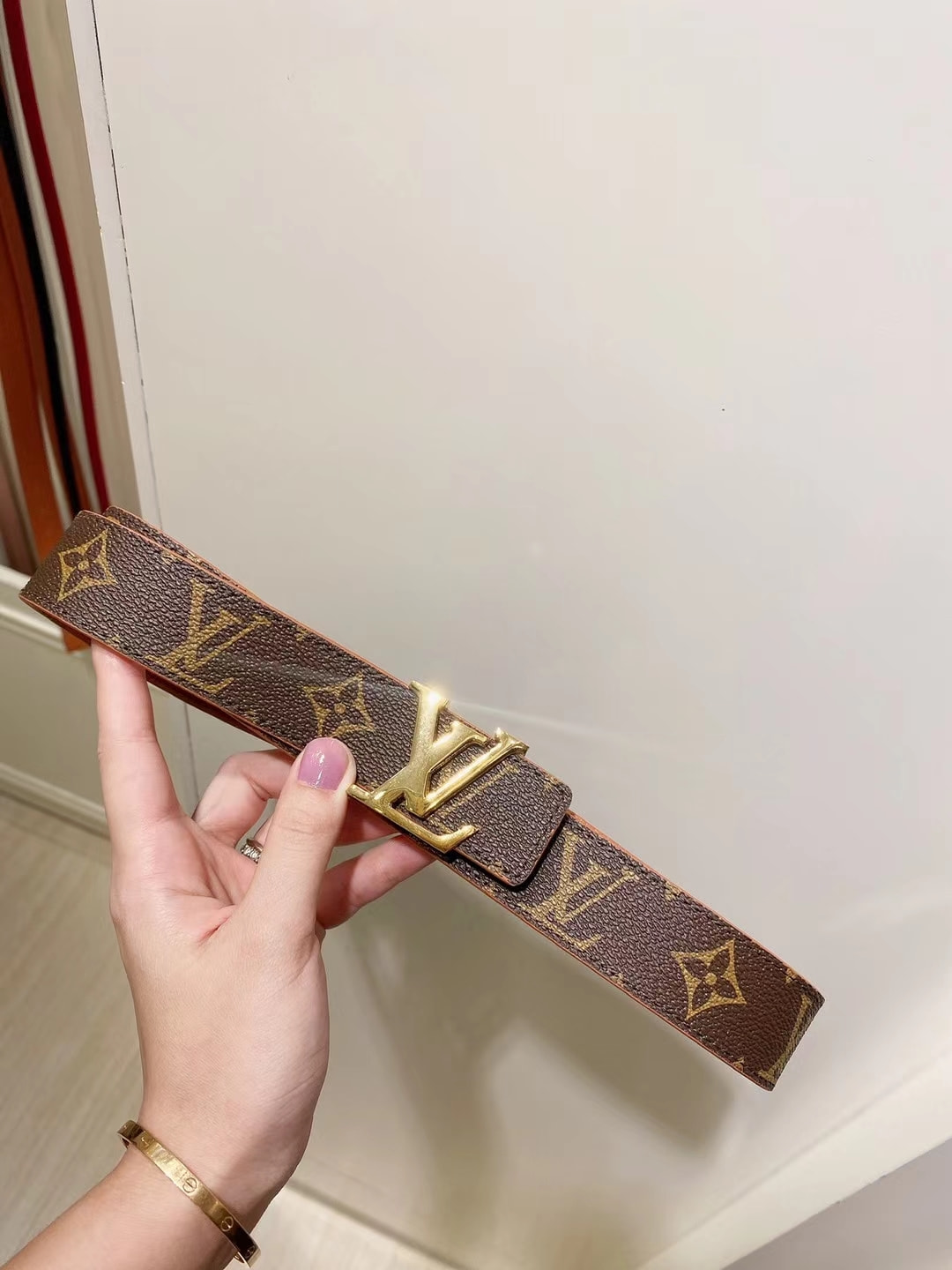      LUIS VUIN (,  5)