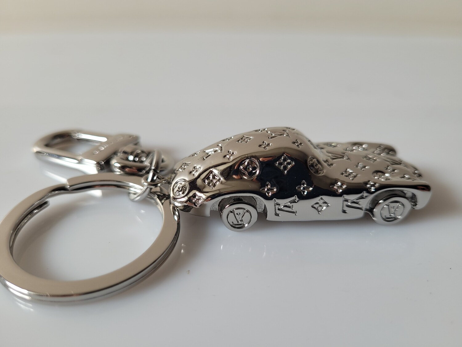 ������ L�UIS VUI���N (����)