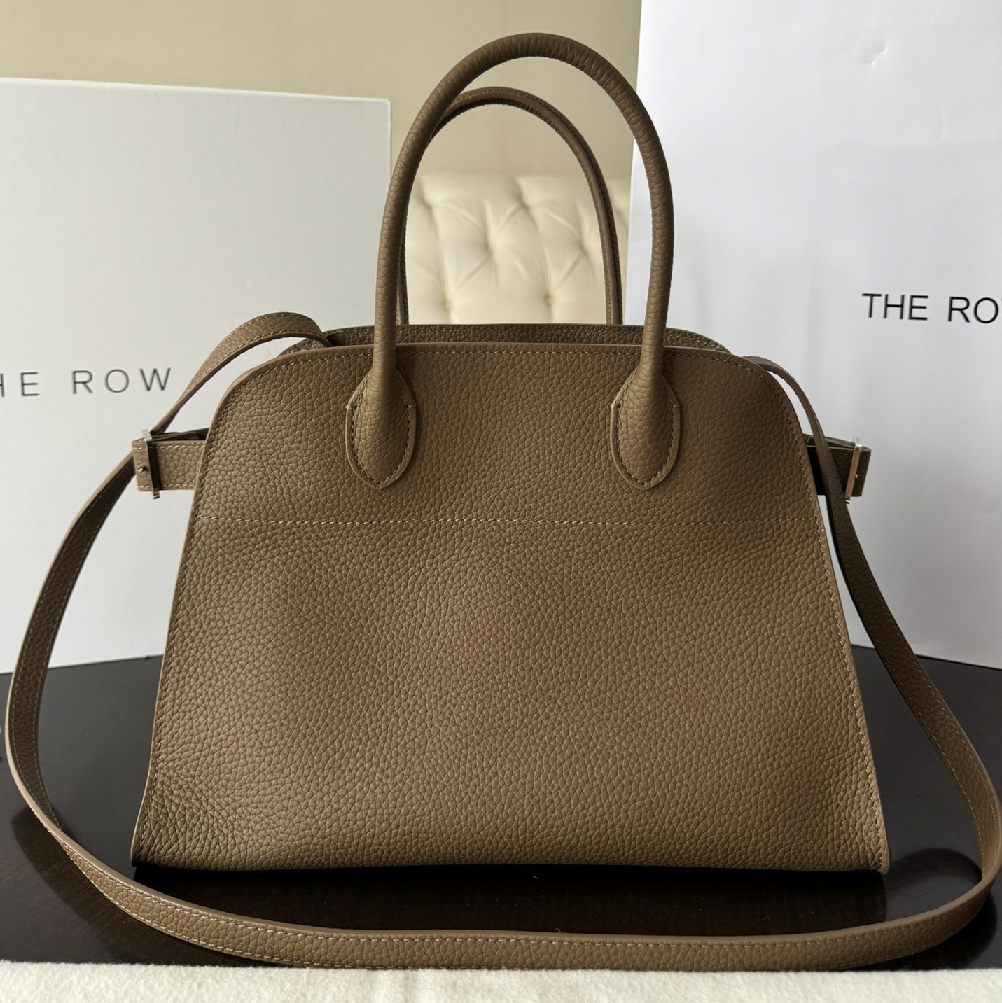   The  ROW tote Margaux 12 ()