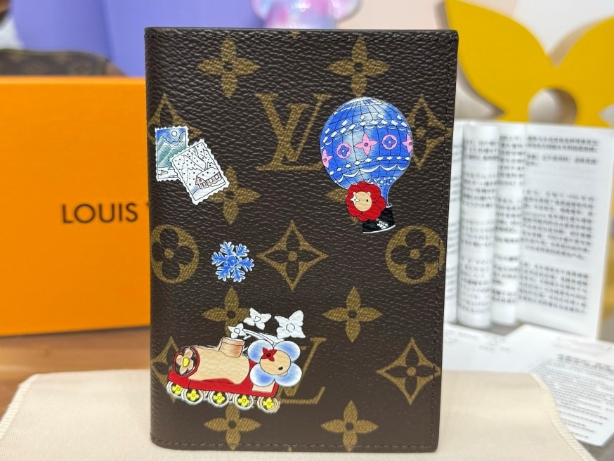 ������� ��� �������� L�UIS VUI���N M�n�gr�m Vivienne (����)