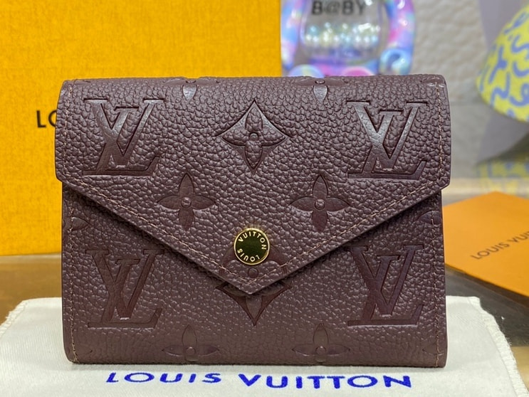 ������� �� ����������� ���� L�UIS VUI���N Victorine M�n�gr�m �mpr�int� (����)