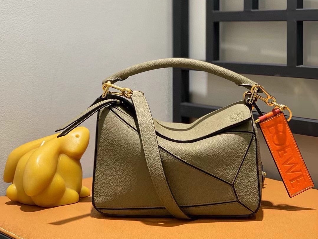 ����� ������� �� ����������� ���� ������� Loewe Puzzle (����)