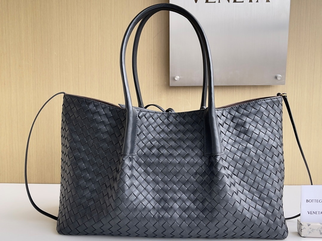 Сумка кожаная двухсторонняя ВОТТЕGА VЕNЕТА Pinacoteca Сумка кожаная двухсторонняя ВОТТЕGА VЕNЕТА Pinacoteca (фото)