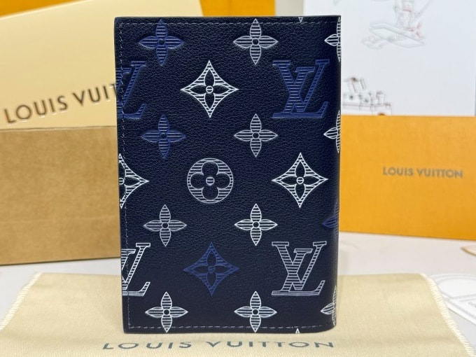 ������� ��� �������� L�UIS VUI���N Monogram Shadow 2026 (����)