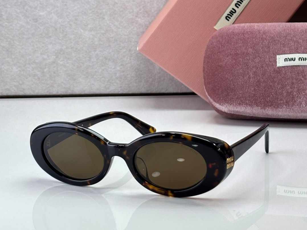 ���� �������������� MIU MIU Eyewear (����)