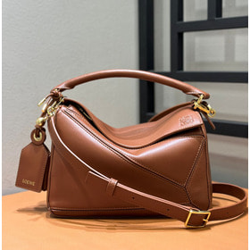 ����� ������� �� ����������� ���� Loewe Puzzle Featherlight