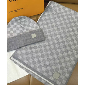 ����� � ���� L�UIS VUI���N