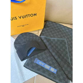 ����� � ���� L�UIS VUI���N