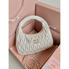 ������� ����� ����� MIU MIU Wander Hobo