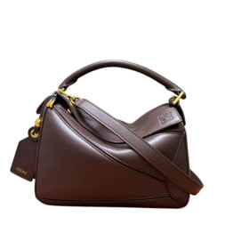 ����� ������� �� ����������� ���� Loewe Puzzle Featherlight