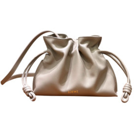 ����� ������� �� ����������� ���� Loewe Flamenco